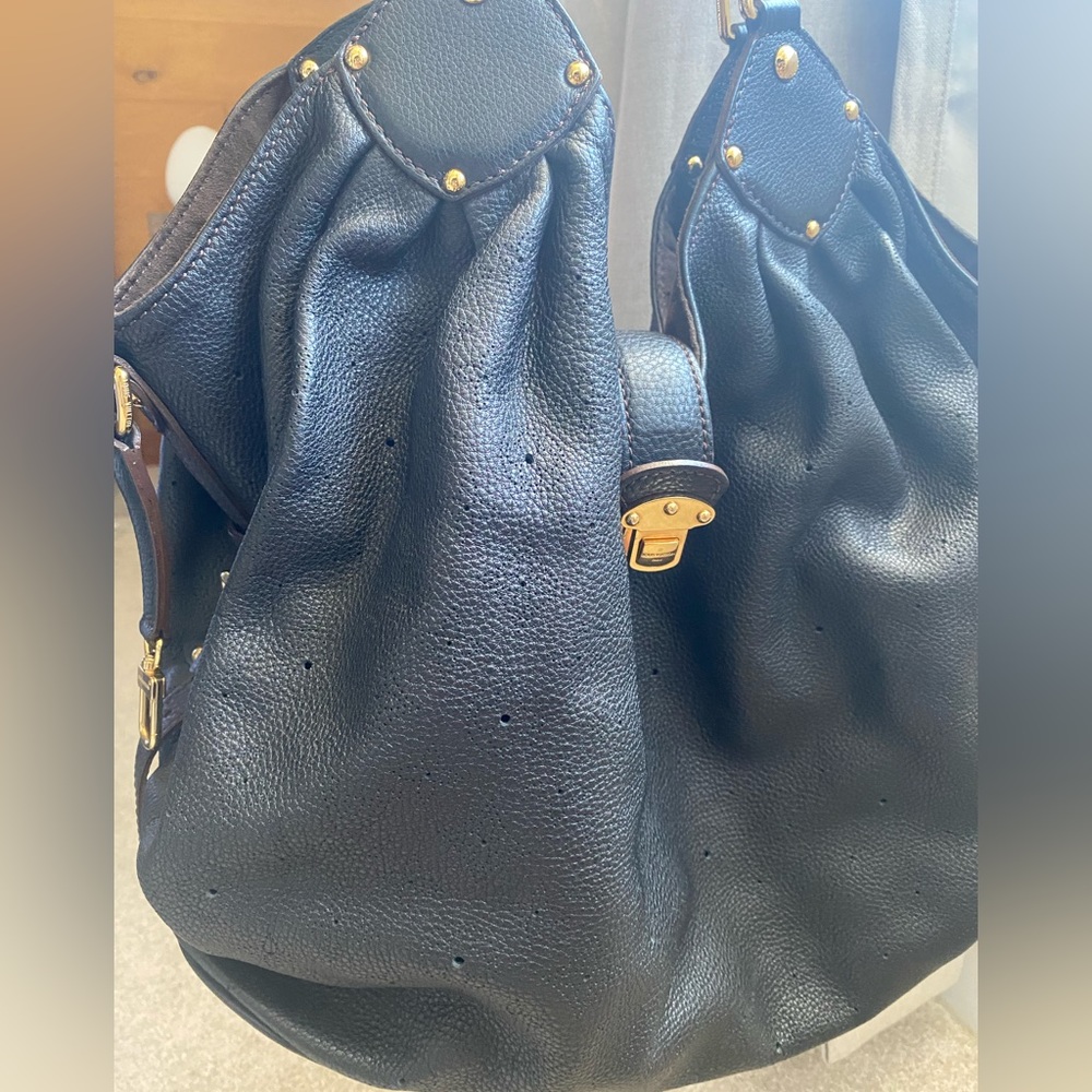 Louis Vuitton Mahina Leather Tote Bag